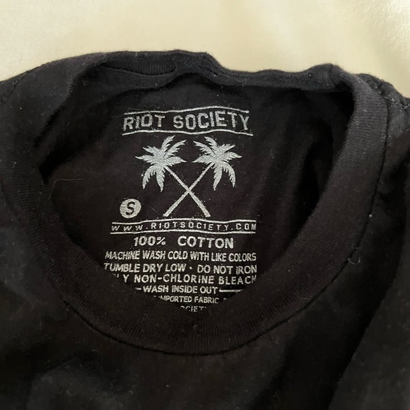 🛹💀 Santa Cruz Skate Shop Riot Society Short Sleeve Black T-shirt - Picture 4 of 7